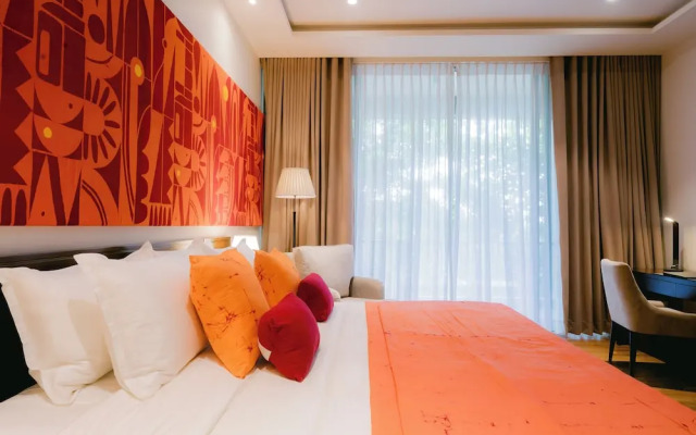 Waters Edge Hotel