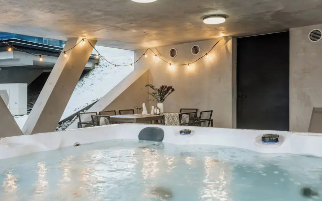 Crystal Pine Spa - LoftAffair Collection