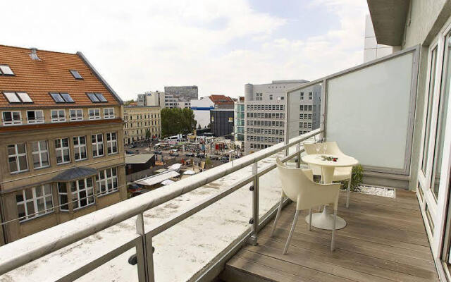 Getinberlin Am Checkpoint Charlie