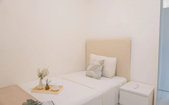 Modern Furnished and Homey 2BR at Podomoro Golf View Apartment – Guest Rooms – Depok