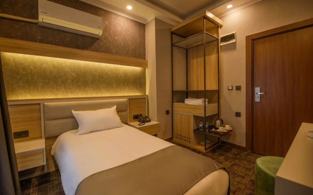 ALEE BEYZAR Hotel
