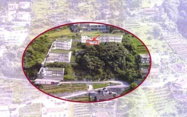 Beautiful Lake-view Apartment