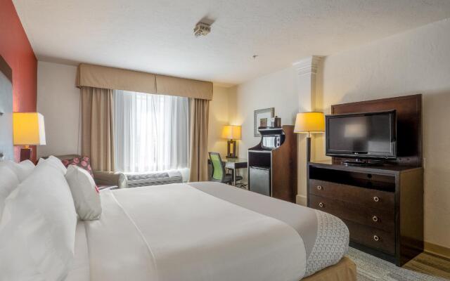 OYO Townhouse Oklahoma City Penn Square