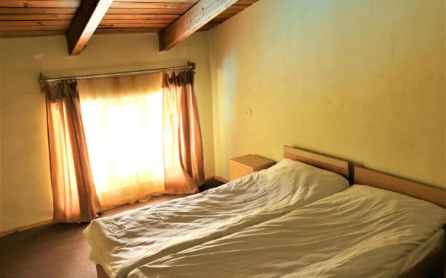 Taoskari Hotel