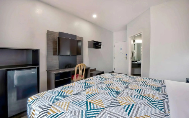 Motel 6 Benbrook, TX - Fort Worth
