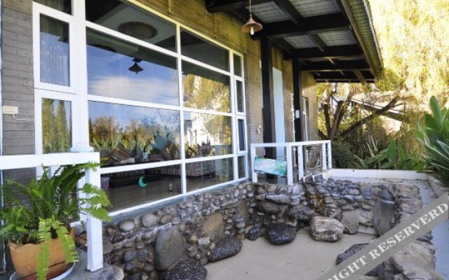 Yingyuetan Hotspring Hotel