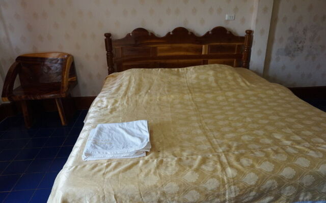 Phonepaseud Hotel
