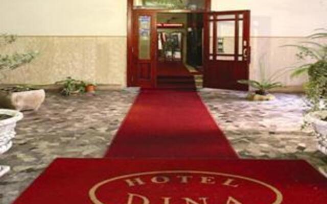 Hotel Dina