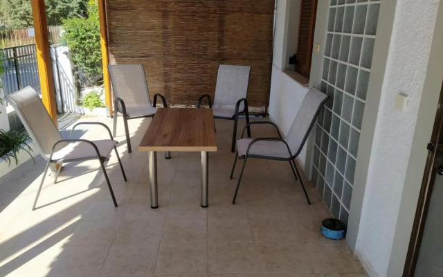 FAMILY HOUSE NEAR THE BEACH DREPANO-NAFPLIo
