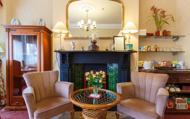 Lismar Guest House