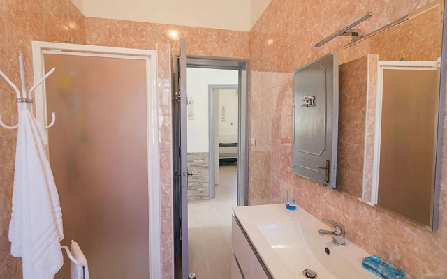 Villa Milon Near The Sea