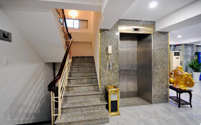 Golden Lotus Hotel