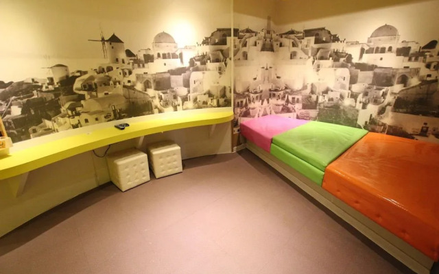 V1 Hotel