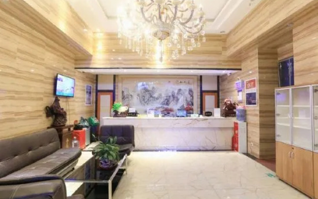Huaqiao Hotel