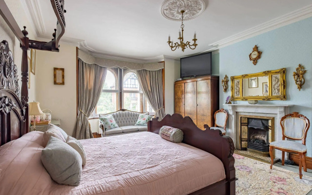 Woodside Villa Whitby