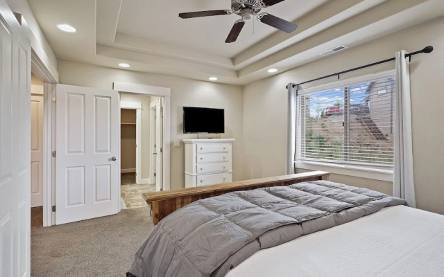Geary Getaway 3 Bedroom Home by RedAwning