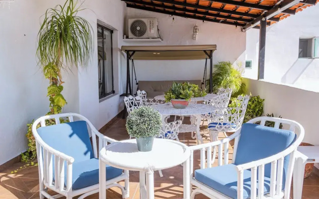 Flat with Unbeatable Views & 2 Bedrooms