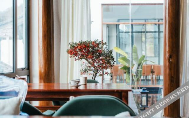 Tengchong Xitang Rehai Sulfur Hot Spring Boutique Lodge