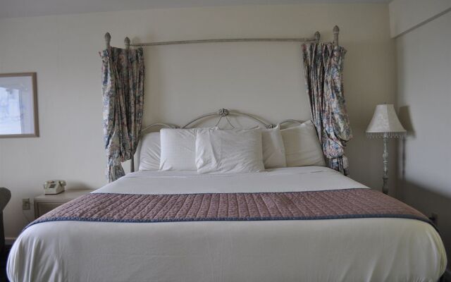 The Diplomat Family Motel