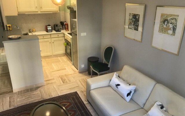 Studio in Nice - 2 km From the Beach