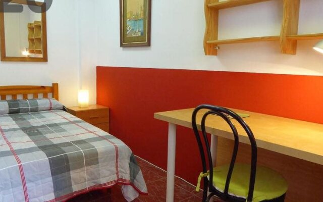 San Marius Muntaner  Hostel