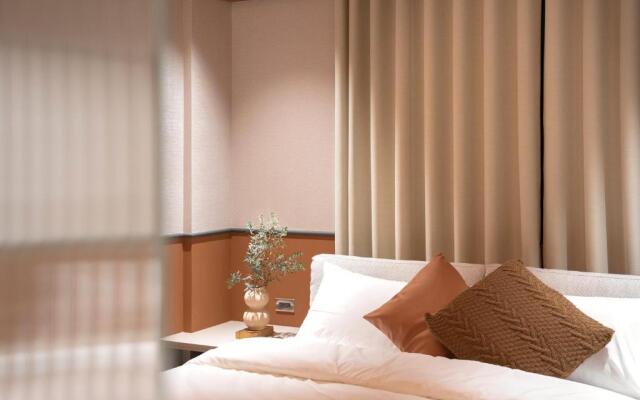 Olala Lin Suites