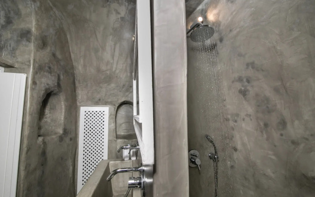 Morfi Cave House