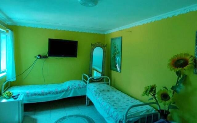 Guest House on Sukhumskoye shosse 17
