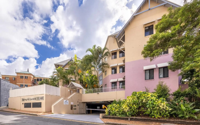 Spring Hill Gardens Apartments