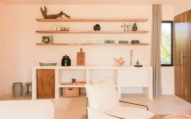 Best-Located Beach Suite with pool.