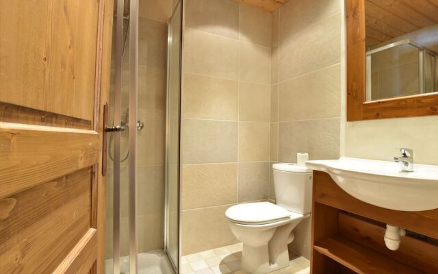 Lake View Chalet in Tignes near Ski Area