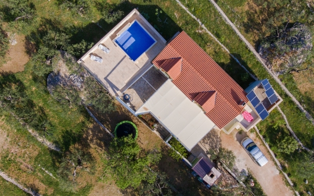 Holiday house Mario - with pool: Supetar. Island Brac