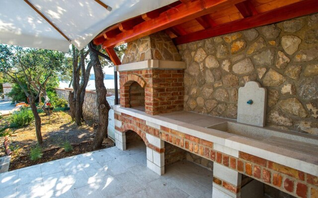 Amazing Home in Nerezine With Wifi and 3 Bedrooms