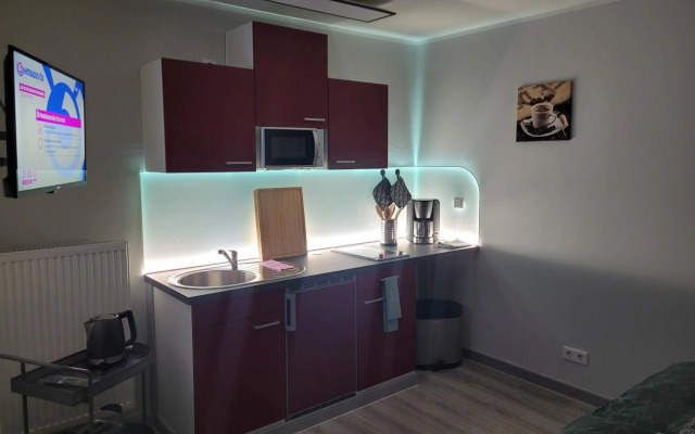 Ferienwohnung Dresden-Neustadt mit Parkplatz im Hof , Balkon ab April 2023