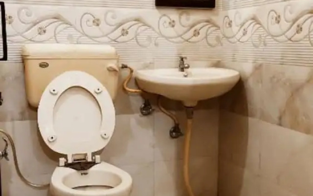 Raja Guest House