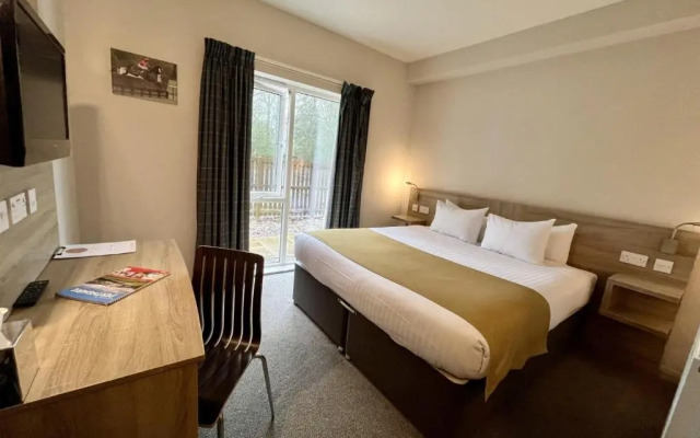 The Lodge At Perth Racecourse