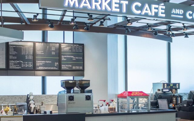 Crowne Plaza College Park - Washington DC by IHG