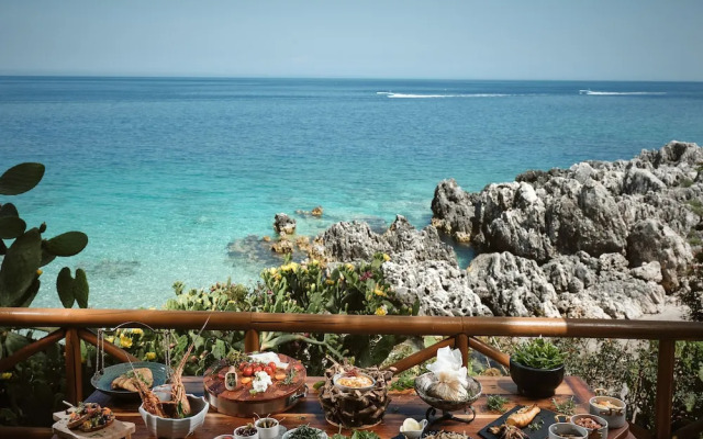 Nobelos Seaside Lodge