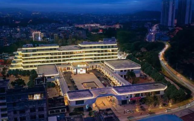 Yulin City Luchuan Hot Spring Jiulong Villa