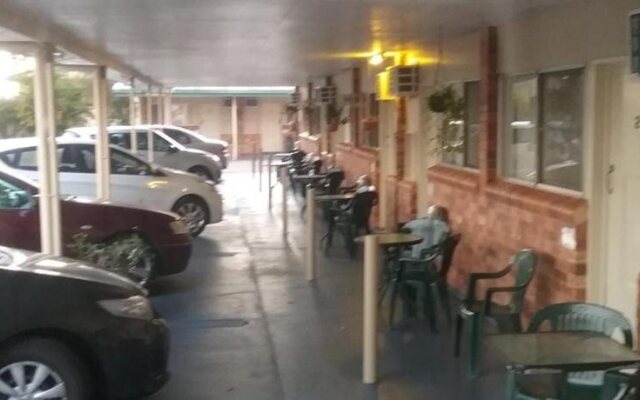 Avocado Motor Inn
