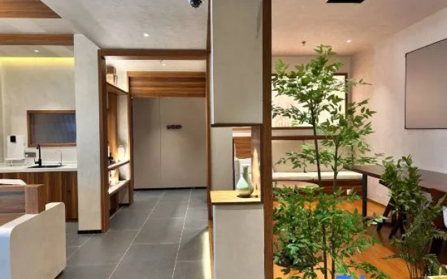 Xihe Hotel (Lujiazui Lancun Road Subway Station Branch)