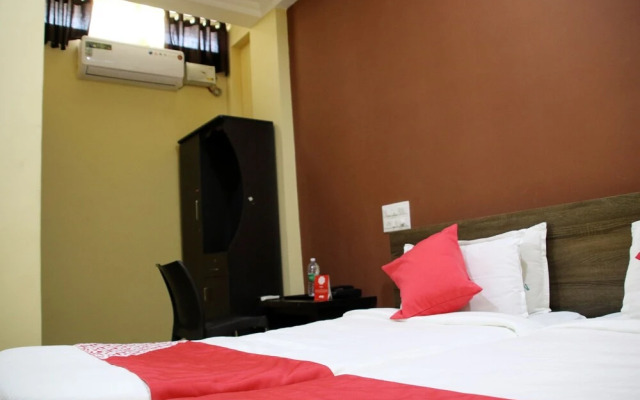 OYO 23423 Hotel Malabar Palace