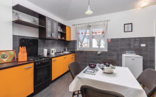 Nice Home in Vodnjan With Wifi and 2 Bedrooms