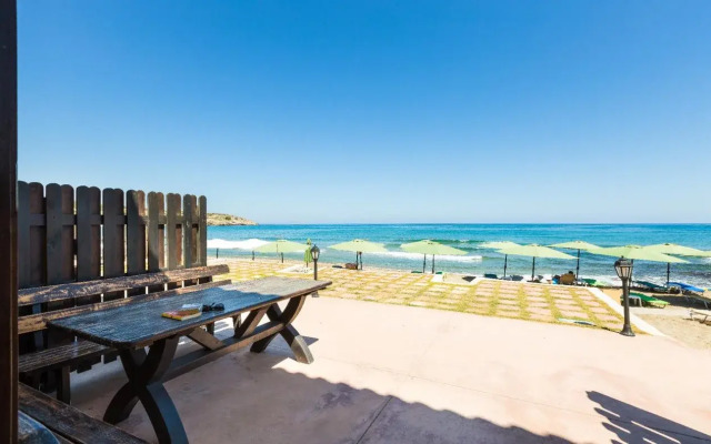 Volakas Beachfront Suites