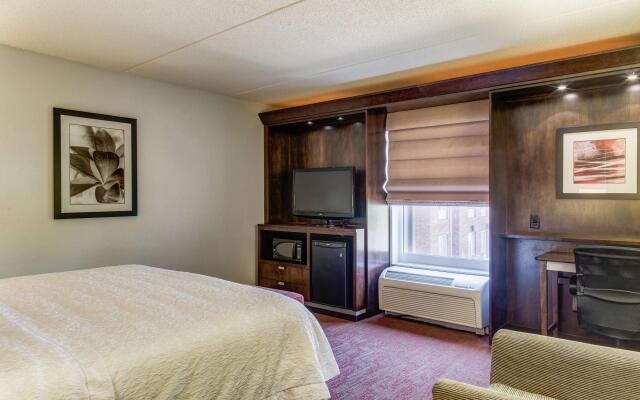 Hampton Inn & Suites Detroit / Airport - Romulus