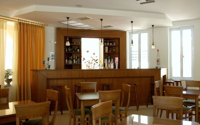 Nontas Aparthotel