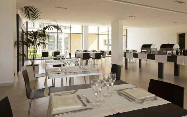 Inn Naples Airport