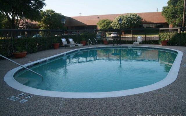 Spark By Hilton Grand Prairie