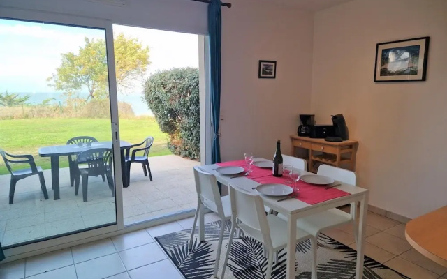 Flat With Direct Beach Access