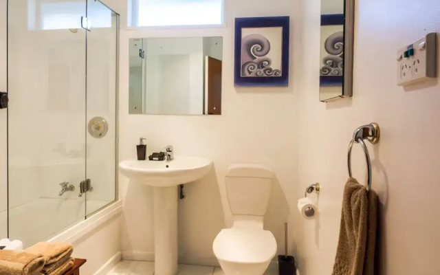 3 & 4 Bedroom Houses in Seaview Crescent